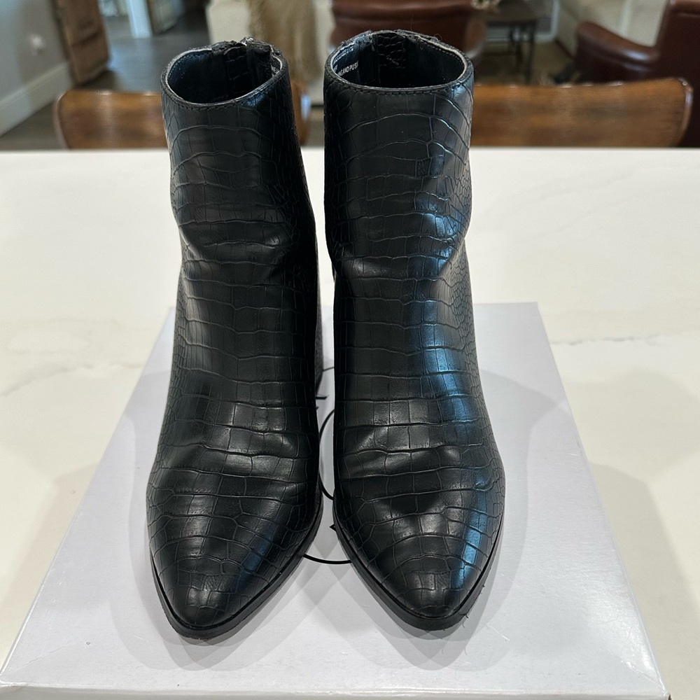 Women’s Steve Madden black booties